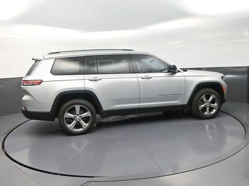 Used 2022 Jeep Grand Cherokee L Limited AWD/4WD image 11