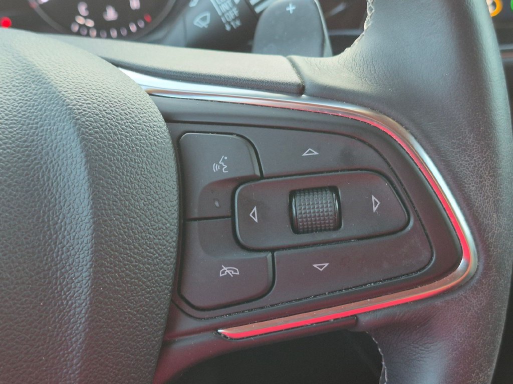 Used 2021 Buick Envision Essence AWD/4WD image 13