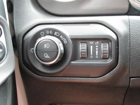 Used 2020 Jeep Gladiator Sport w/ Quick Order Package 24S AWD/4WD image 23