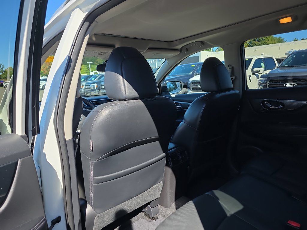 Used 2014 Nissan Rogue SL w/ SL Premium Package AWD/4WD image 17