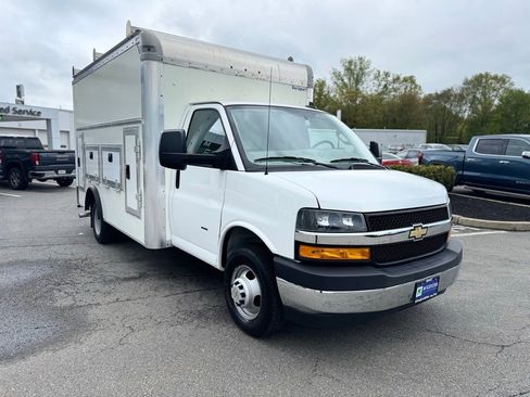 Used 2022 Chevrolet Express 3500 w/ Power Convenience Package RWD image 9