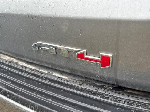 Used 2023 GMC Yukon AT4 image 5