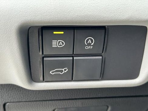 Certified 2023 Toyota Highlander XLE image 27