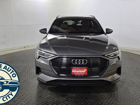 Used 2021 Audi e-tron Premium w/ Convenience Plus Package AWD/4WD image 2