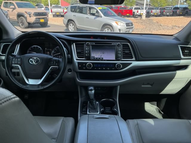 Used 2018 Toyota Highlander XLE AWD/4WD image 21