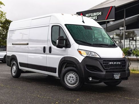 Used 2025 RAM ProMaster 2500 w/ Convenience Group FWD image 1