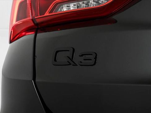 New 2025 Audi Q3 2.0T Premium image 5