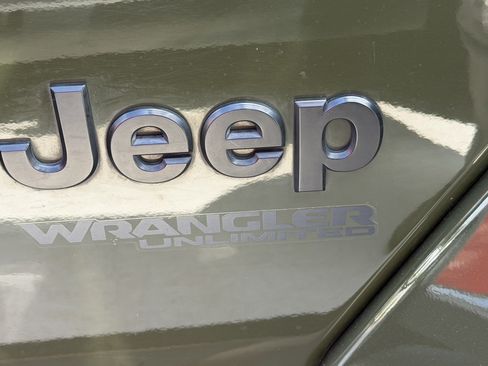 Used 2020 Jeep Wrangler Unlimited Sahara AWD/4WD image 5