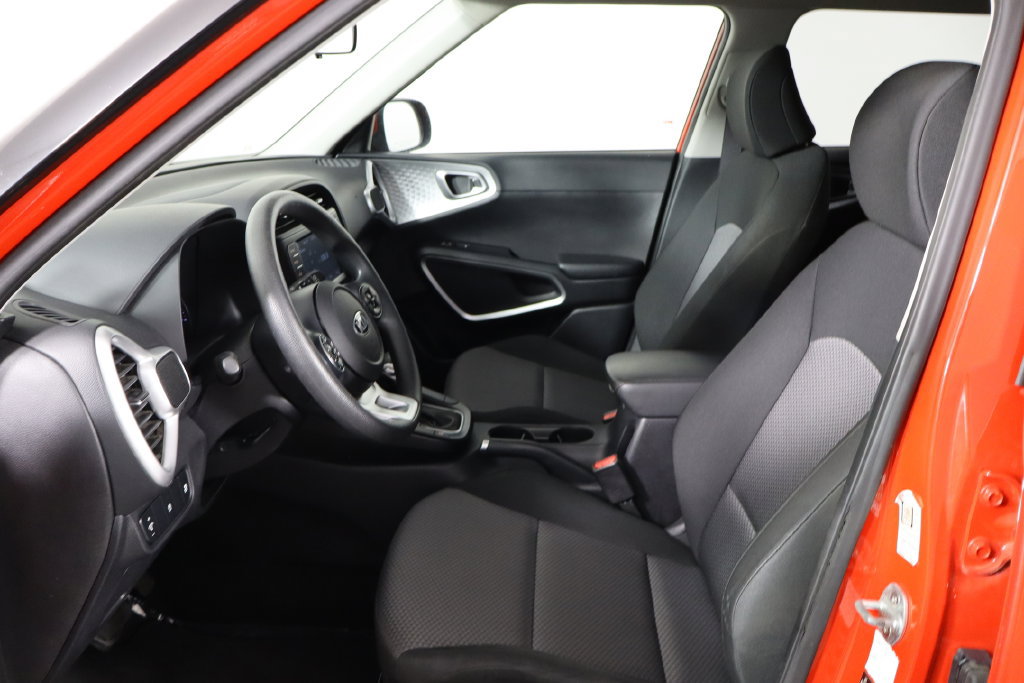 Used 2020 Kia Soul LX FWD image 14