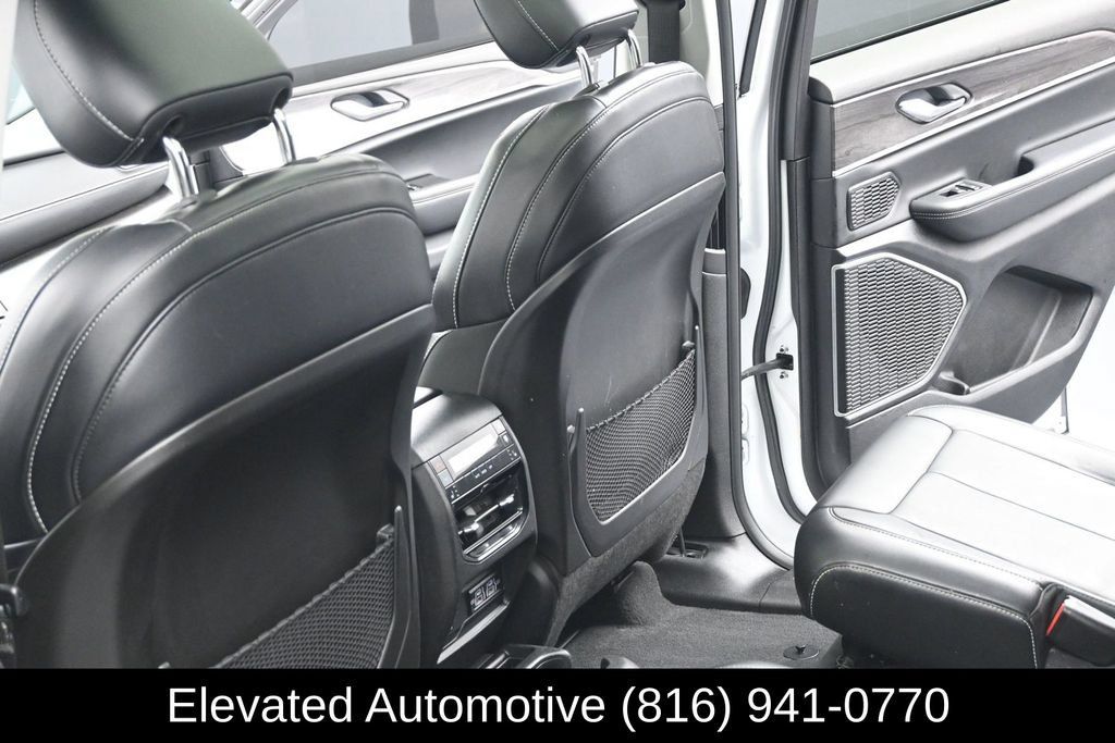 Used 2021 Jeep Grand Cherokee L Limited AWD/4WD image 19