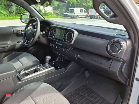 Used 2023 Toyota Tacoma TRD Sport AWD/4WD image 25