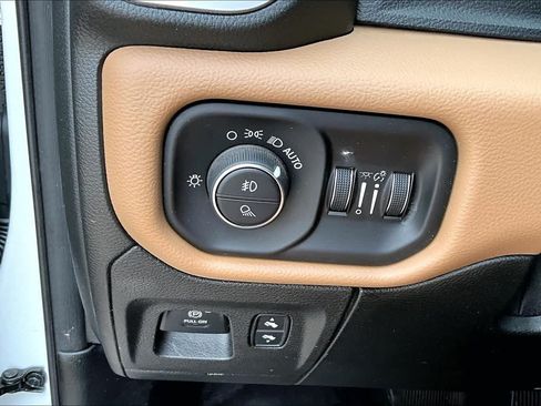 Used 2019 RAM 1500 Big Horn AWD/4WD image 33