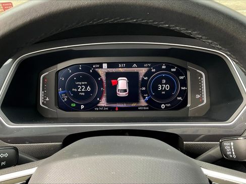 Certified 2024 Volkswagen Tiguan SEL R-Line image 20