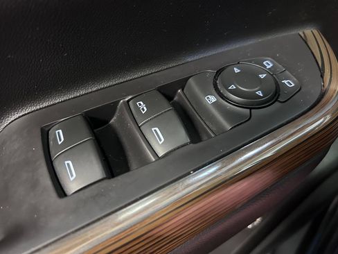 Used 2020 GMC Acadia SLE w/ Driver Convenience Package FWD image 5