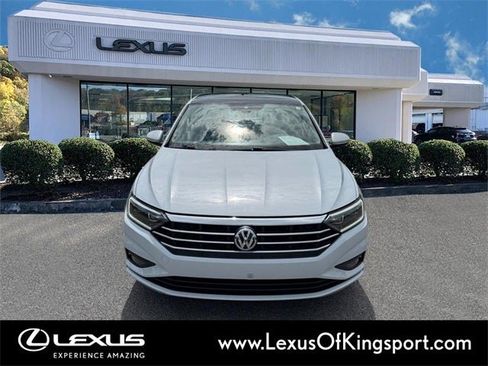 Used 2019 Volkswagen Jetta SEL Premium image 8