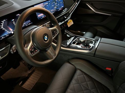 Used 2026 BMW X5 sDrive40i w/ M Sport Package RWD image 4