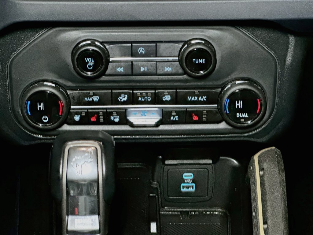 Used 2025 Ford Bronco Badlands AWD/4WD image 13