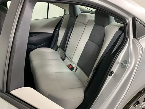 Used 2020 Toyota Corolla LE image 29