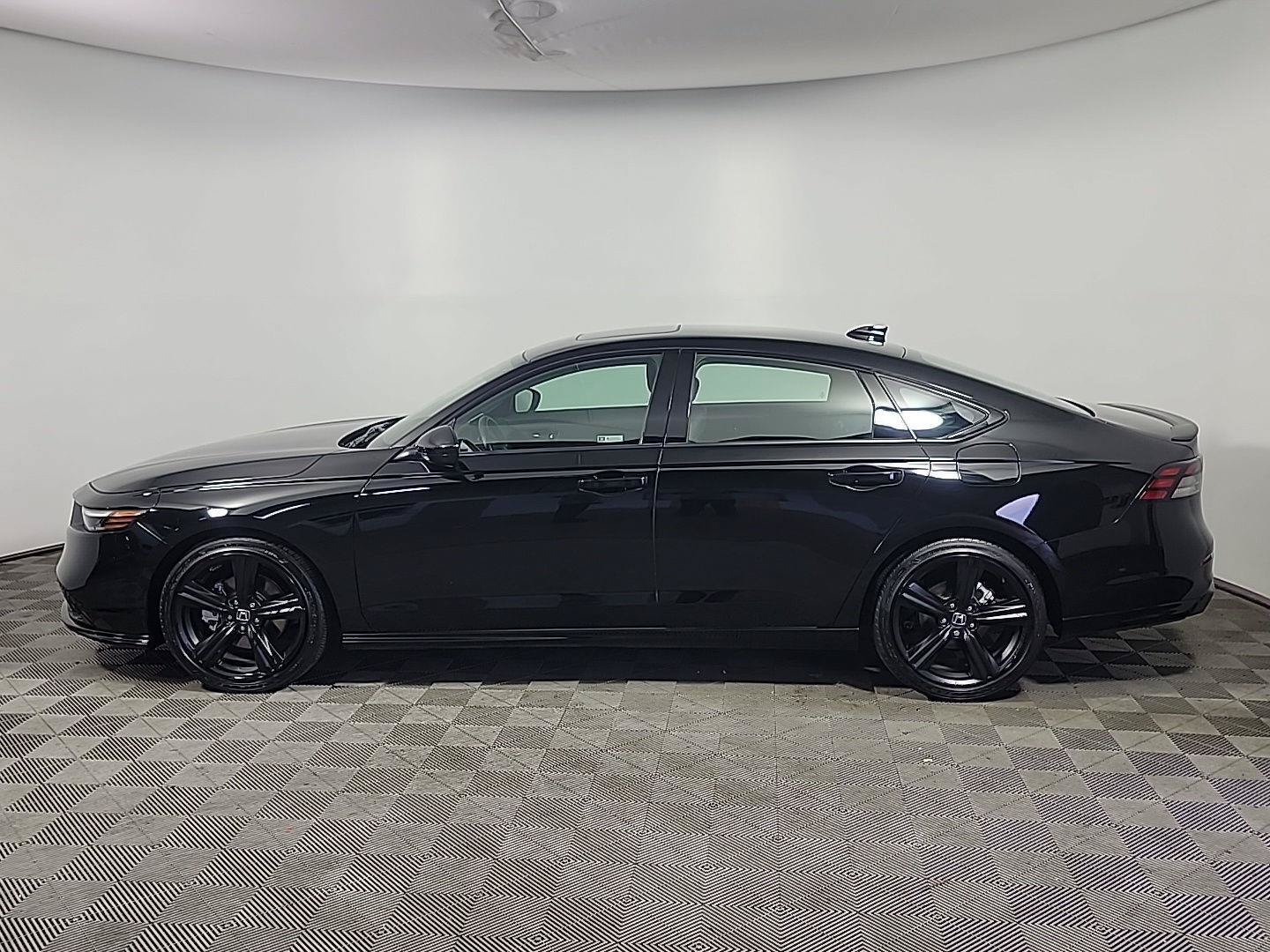 Certified 2025 Honda Accord Sport image 10