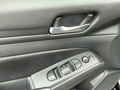 Used 2024 Nissan Altima 2.5 SV image 17