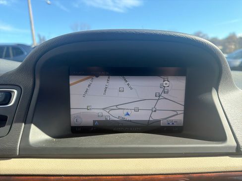 Used 2015 Volvo XC70 3.2 Platinum image 27