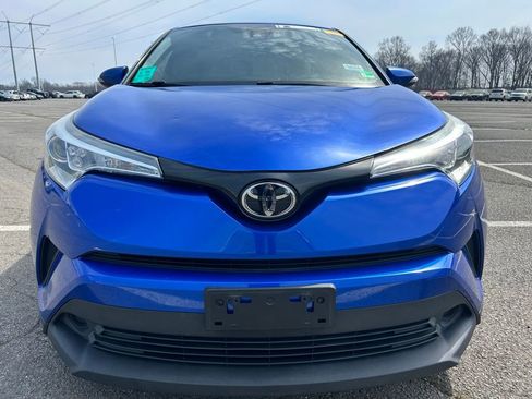 Used 2018 Toyota C-HR XLE image 5