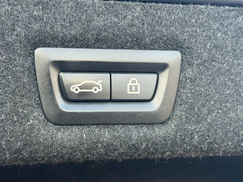 Used 2018 BMW M550i xDrive w/ Driving Assistance Package image 27