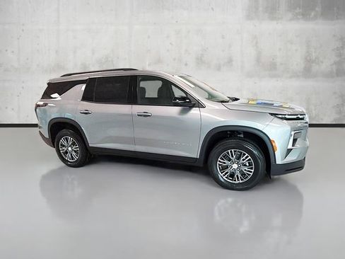 New 2026 Chevrolet Traverse LT image 4