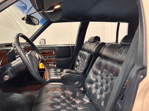 Used 1987 Cadillac Brougham RWD image 12