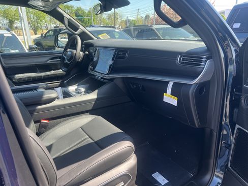 New 2026 Jeep Grand Wagoneer L Limited AWD/4WD image 16