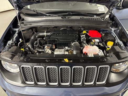 Used 2023 Jeep Renegade Latitude AWD/4WD image 37