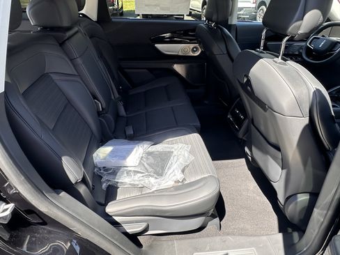 Used 2026 Lincoln Nautilus Reserve image 22