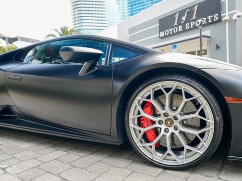 Used 2022 Lamborghini Huracan EVO image 36