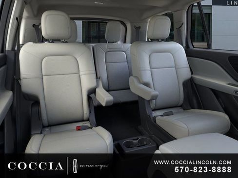 New 2026 Lincoln Aviator AWD image 11