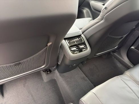 New 2026 Volvo XC90 B6 Ultra image 8