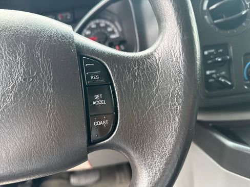 Used 2014 Ford E-350 and Econoline 350 XLT image 15