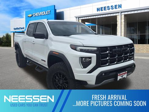 Used 2024 GMC Canyon AT4 AWD/4WD image 1