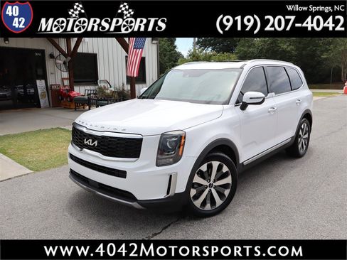 Used 2022 Kia Telluride S FWD image 1