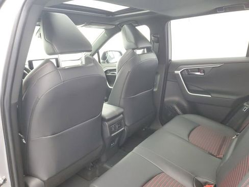 Used 2025 Toyota RAV4 XSE AWD/4WD image 15