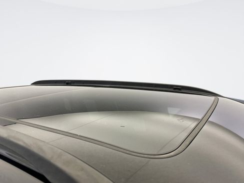 Used 2023 Jeep Compass Limited w/ Sun and Sound Group image 17