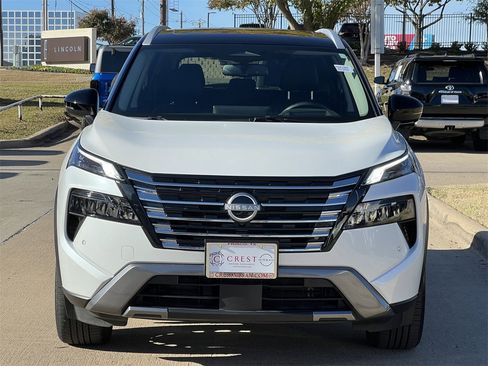 Certified 2025 Nissan Rogue SL w/ Tech Package image 6