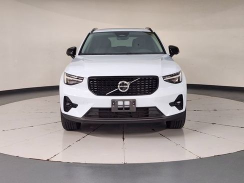 Certified 2026 Volvo XC40 B5 Plus AWD/4WD image 9