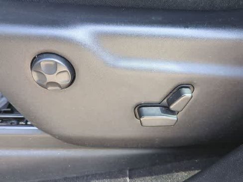 Used 2021 Jeep Grand Cherokee Laredo X image 18