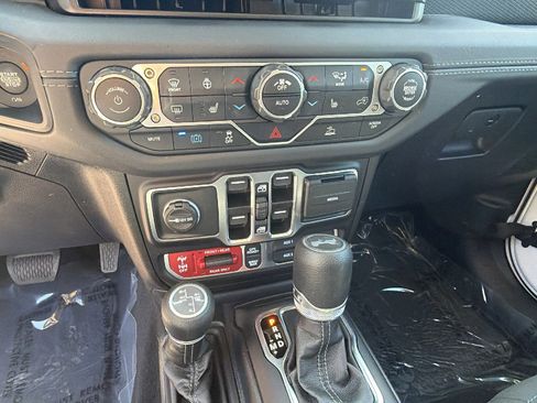 Used 2025 Jeep Wrangler Unlimited Rubicon 4xe w/ Convenience Group image 32