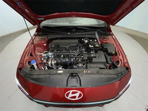 Used 2025 Hyundai Elantra Sport image 24