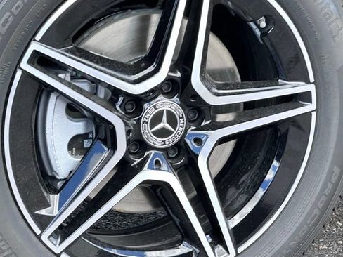 New 2026 Mercedes-Benz GLB 250 4MATIC image 14