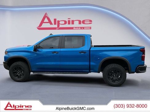 Used 2022 Chevrolet Silverado 1500 ZR2 w/ Technology Package AWD/4WD image 2