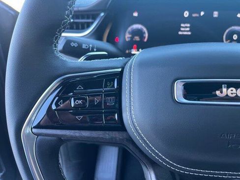 New 2025 Jeep Grand Cherokee L Overland image 24