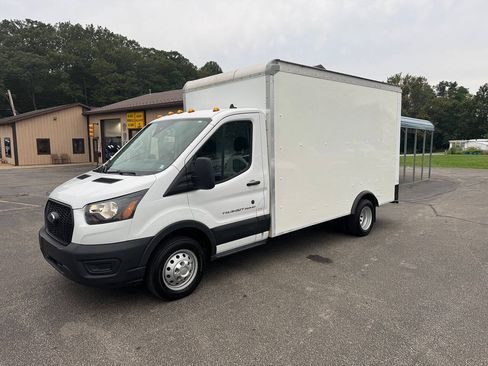 Used 2022 Ford Transit 350 DRW RWD image 3