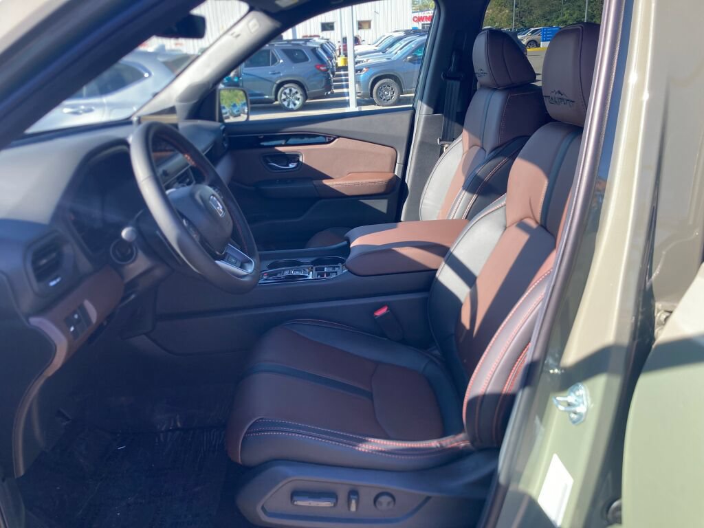 New 2026 Honda Pilot TrailSport image 9